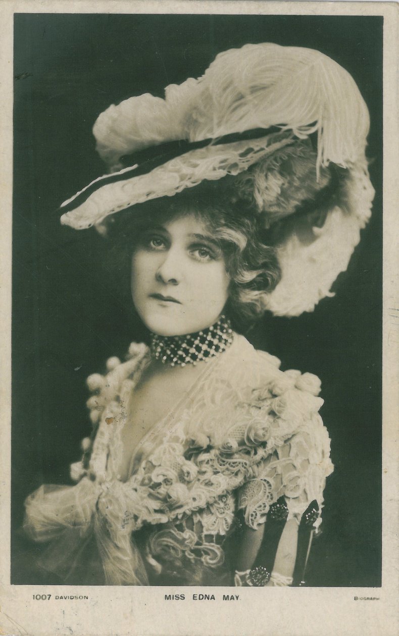 Berühmtheiten der Bühne: Miss Edna May, ca. 1903-08 von English Photographer