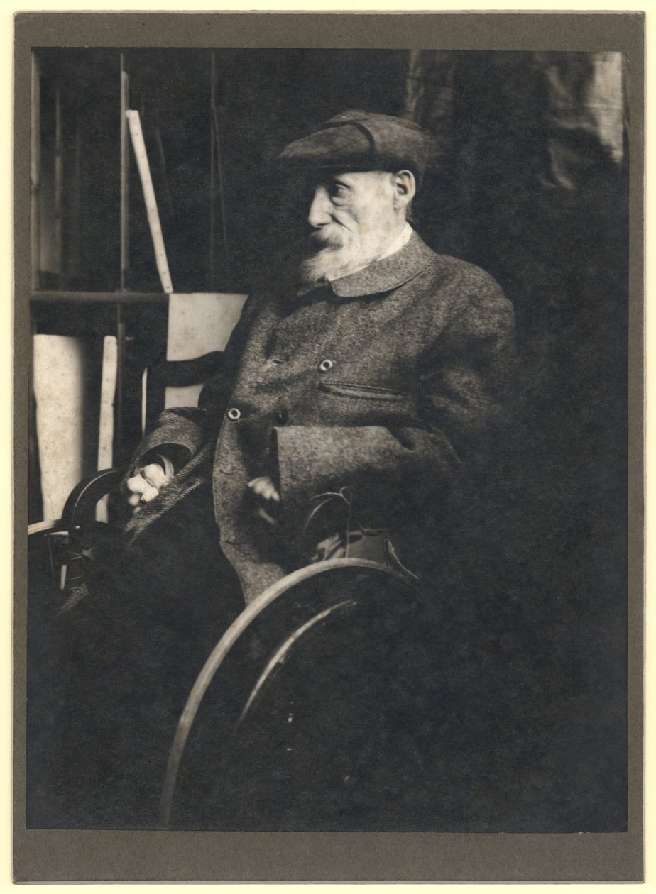 Auguste Renoir (1841-1919) im Rollstuhl von French Photographer