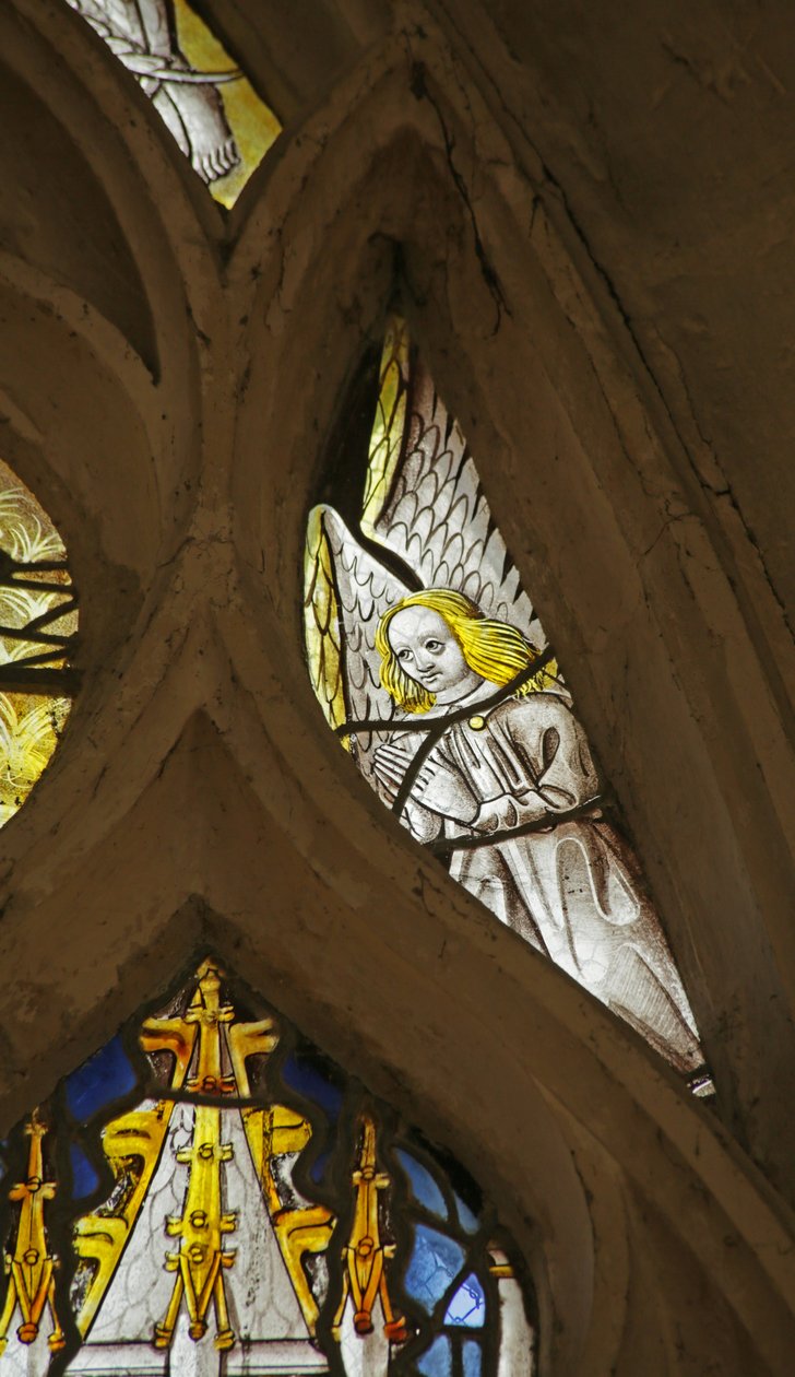 Fenster, das einen Engel darstellt von French School