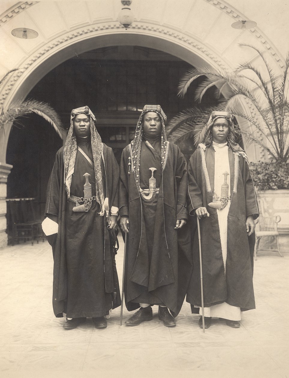 Die Diener von Sherif Abdullah, Jerusalem, 1921 von A. Reid