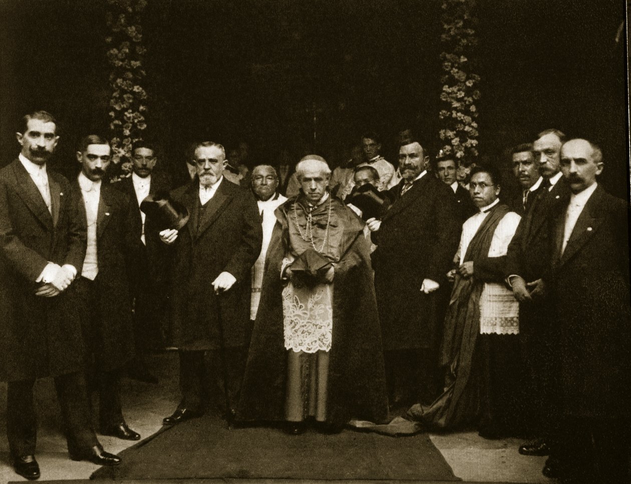 Erzbischof Mora y del Rio von Agustin Victor Casasola