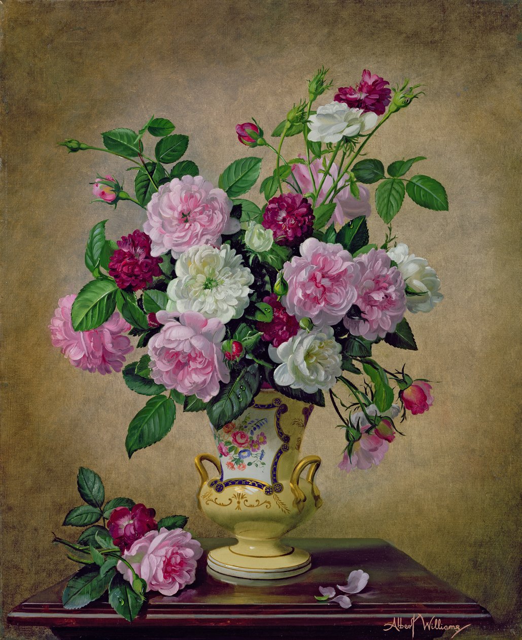 Rosen und Dahlien in einer Keramikvase von Albert Williams