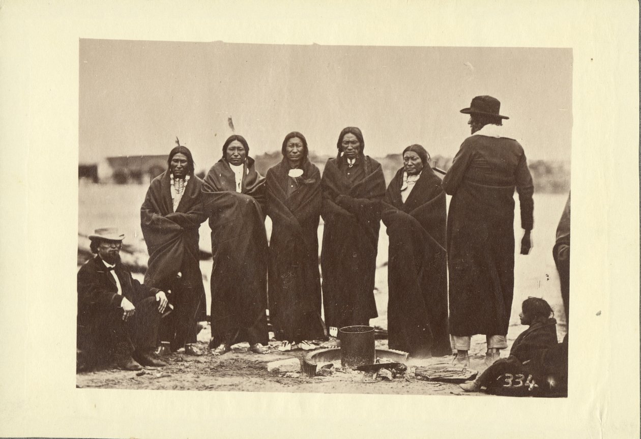 Tashunkakokip (Alter Mann, der Angst vor seinen Pferden hat) und seine Häuptlinge, Oglala, 1868 von Alexander Gardner