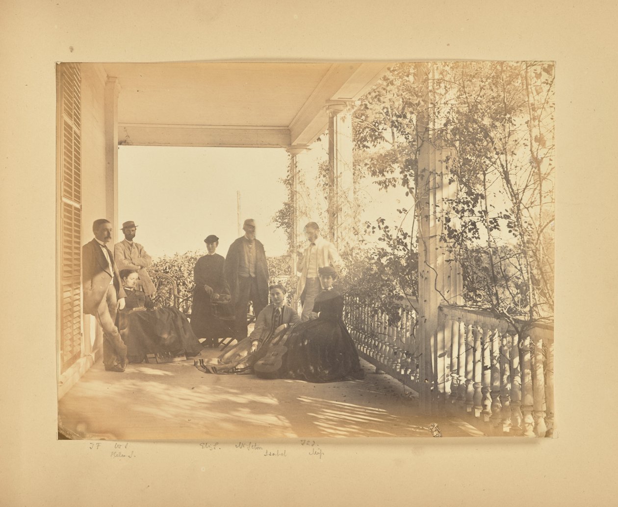Gruppenporträt auf der Veranda von Alfred Booth