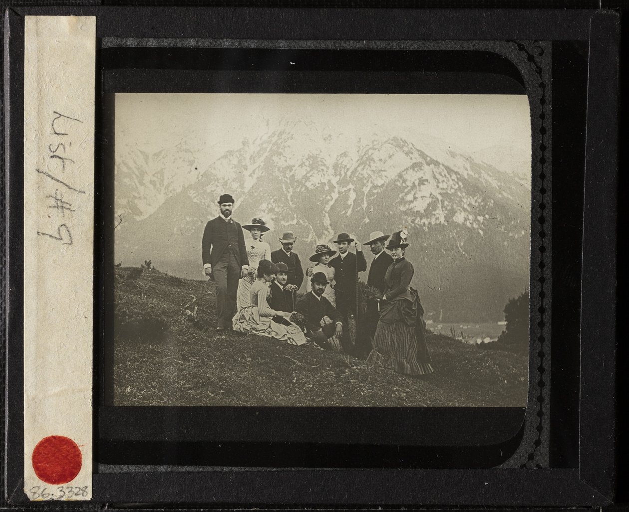 Familie & Freunde in Mittenwald von Alfred Stieglitz