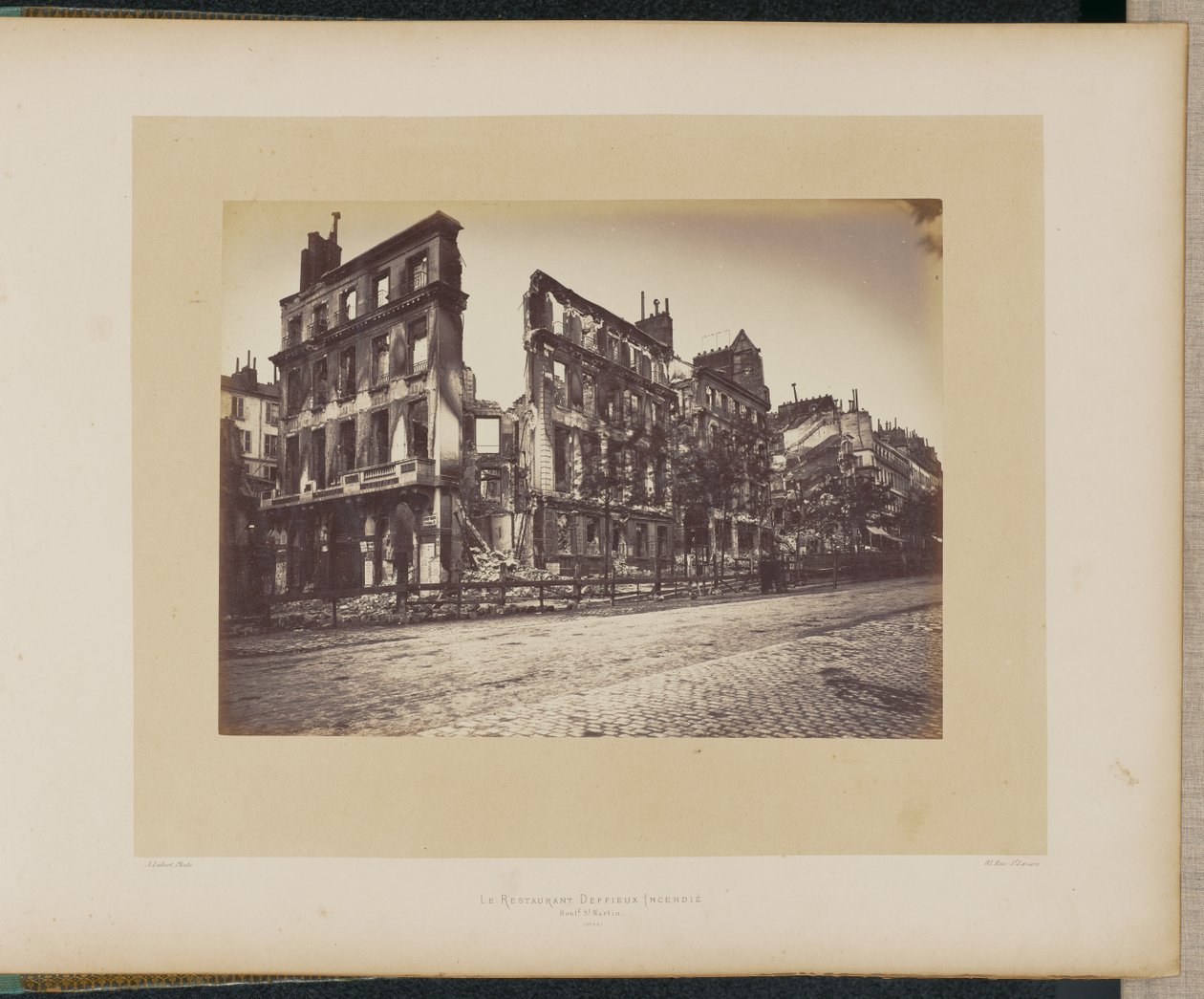 Das Restaurant Deffieux abgebrannt (Boulevard Saint-Martin) von Alphonse J. Liébert