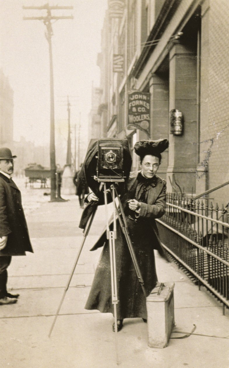 Fotografin Jessie Tarbox Beals (1871-1942), um 1902 von American Photographer