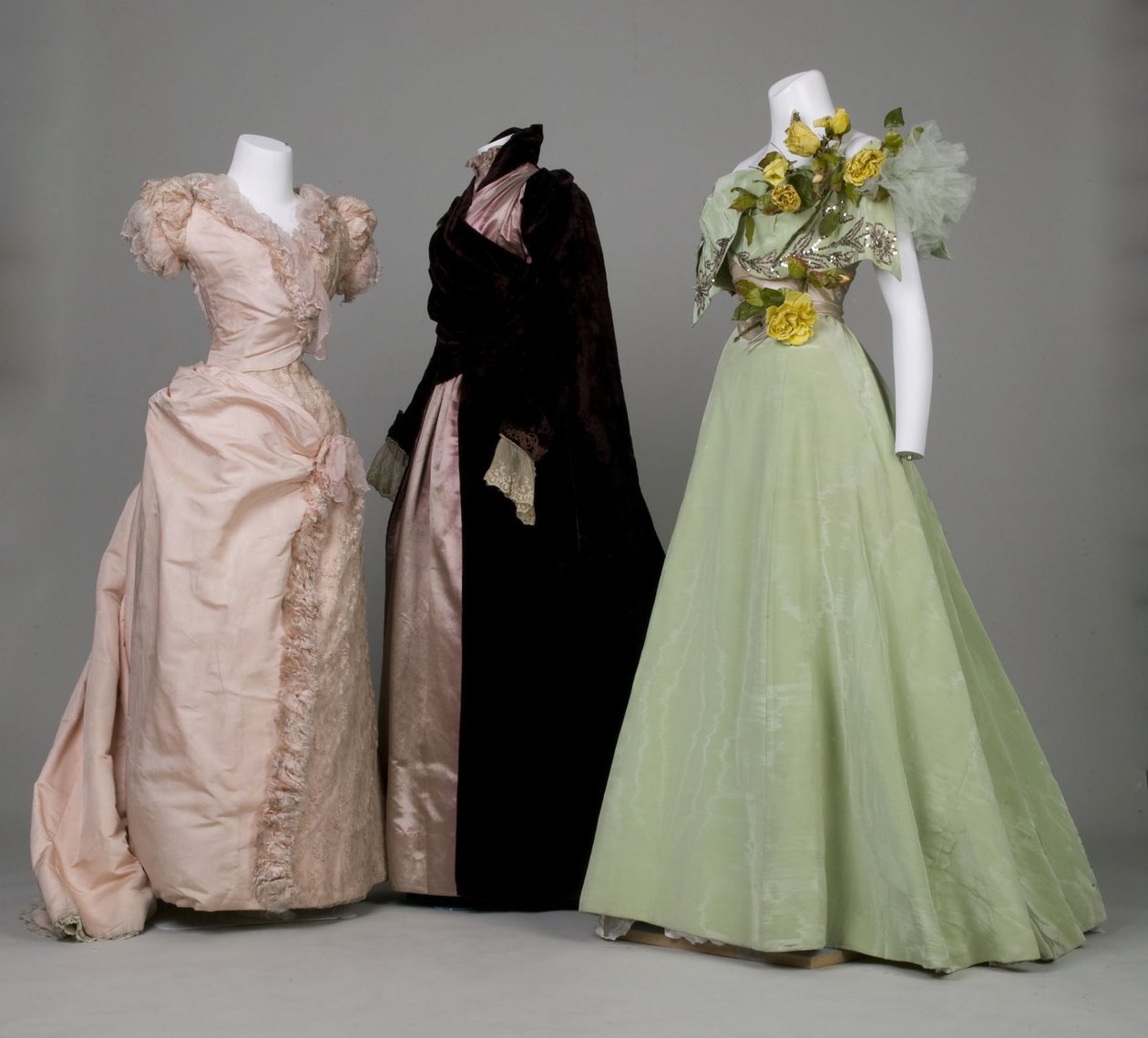 Brautjungfernkleid von American School