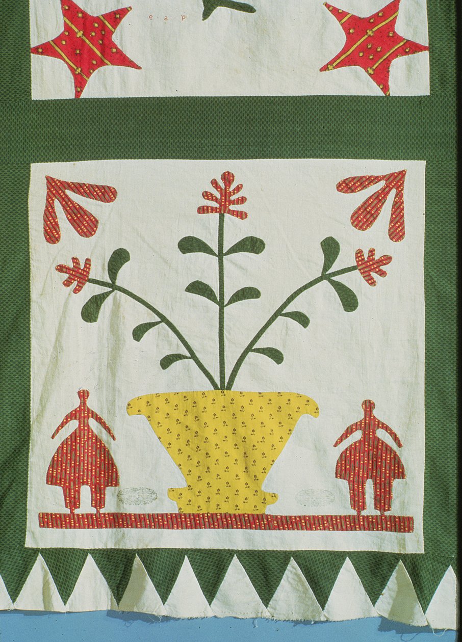 Quiltdetail mit Figuren und Blumen (Baumwolle) von American School