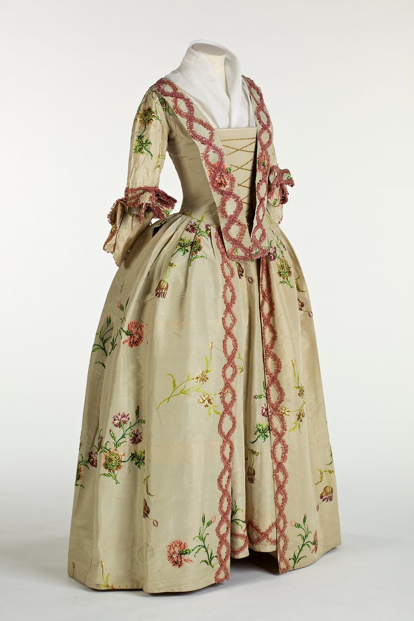 Kleid und Unterrock aus elfenbeinfarbener oder beigefarbener Spitalfields-Seide, ca. 1740-60 von Anna Maria Garthwaite