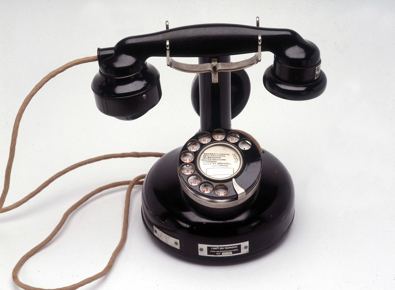 PTT 24 Bakelit-Telefon von Anonymous Anonymous