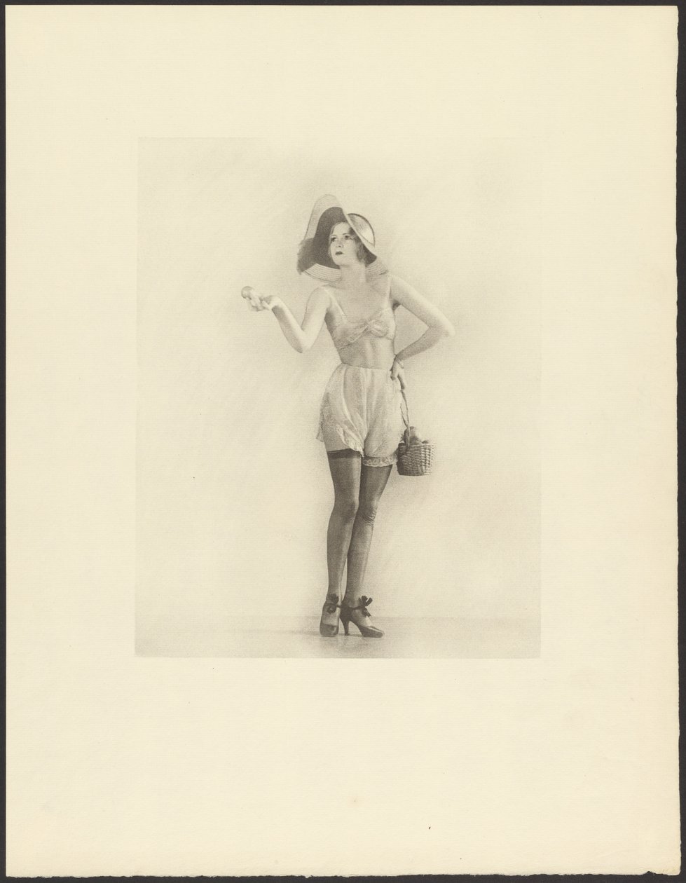 [Frau in Dessous] von Arthur F. Kales
