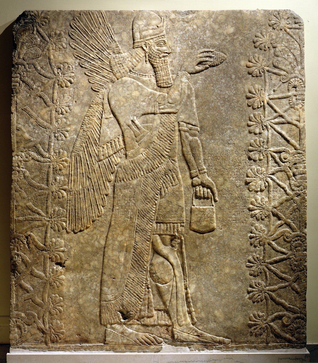 Geflügelter Genie, aus dem Nordwestpalast (Raum L), Nimrud, Assyrien, ca. 883-859 v. Chr. von Assyrian