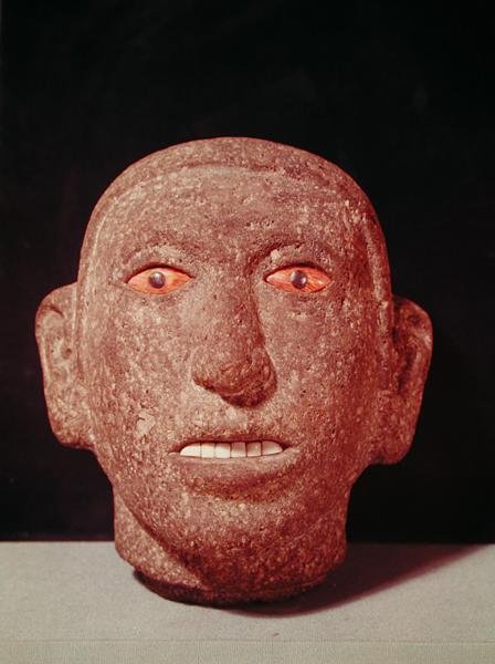 Kopf eines Mannes (Basalt) von Aztec