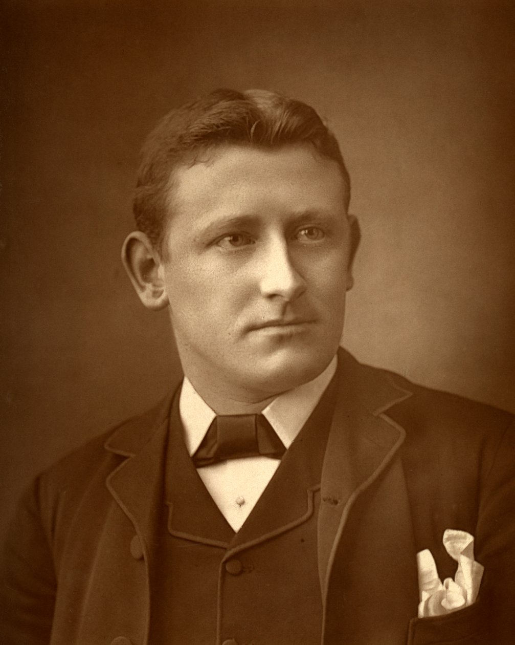 Austin Brereton, britischer Autor, 1886 von Barraud