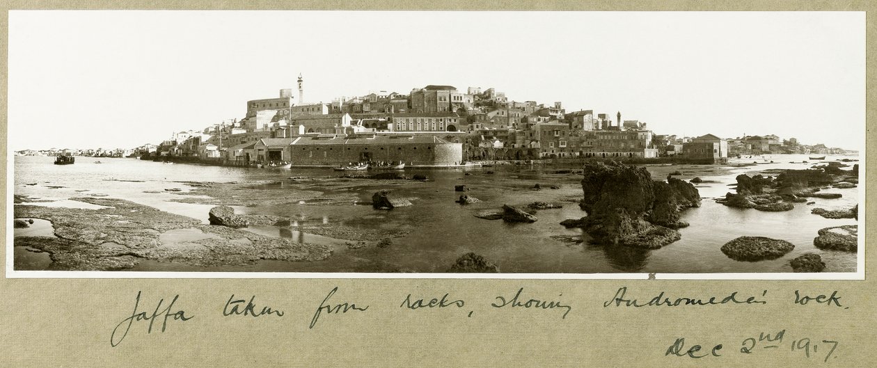 Altes Jaffa, zeigt Andromedas Felsen, 2. Dezember 1917 von Capt. Arthur Rhodes