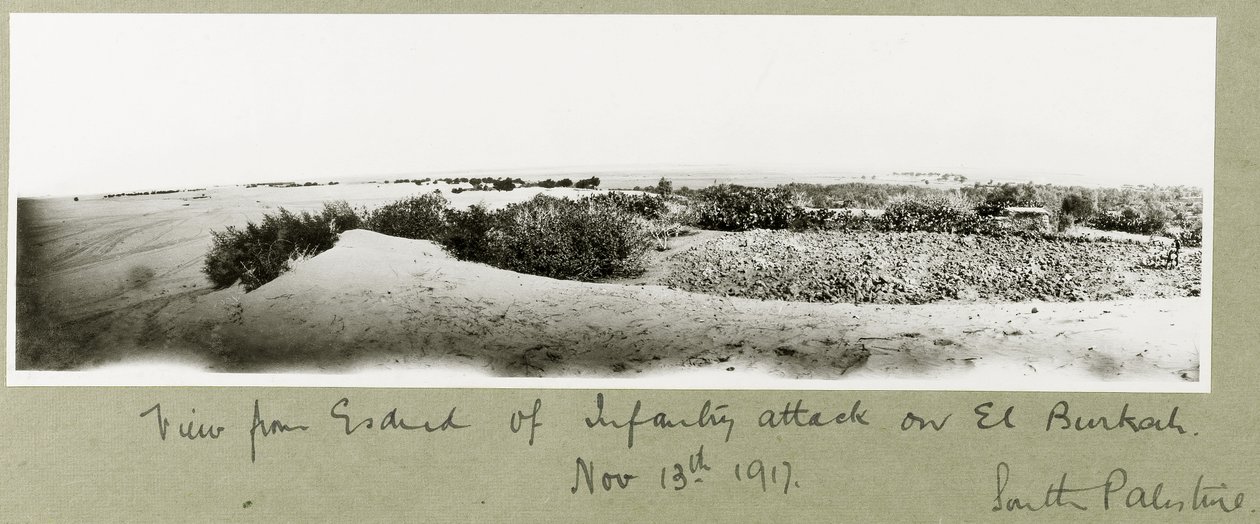 Blick von Esdud auf einen Infanterieangriff auf El Burkah, 13. November 1917 von Capt. Arthur Rhodes