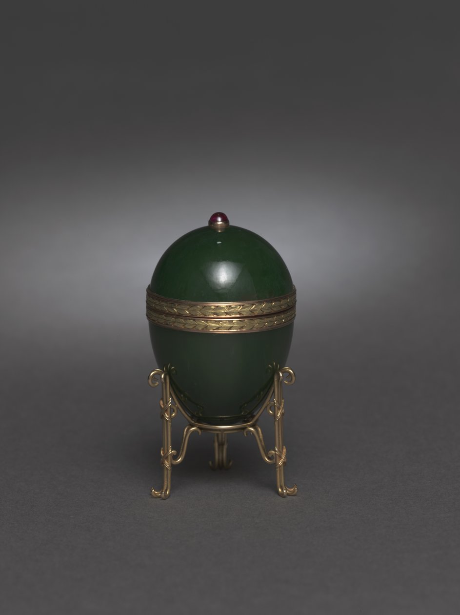 Jade-Ei mit Ständer, nach 1900 von Carl Fabergé