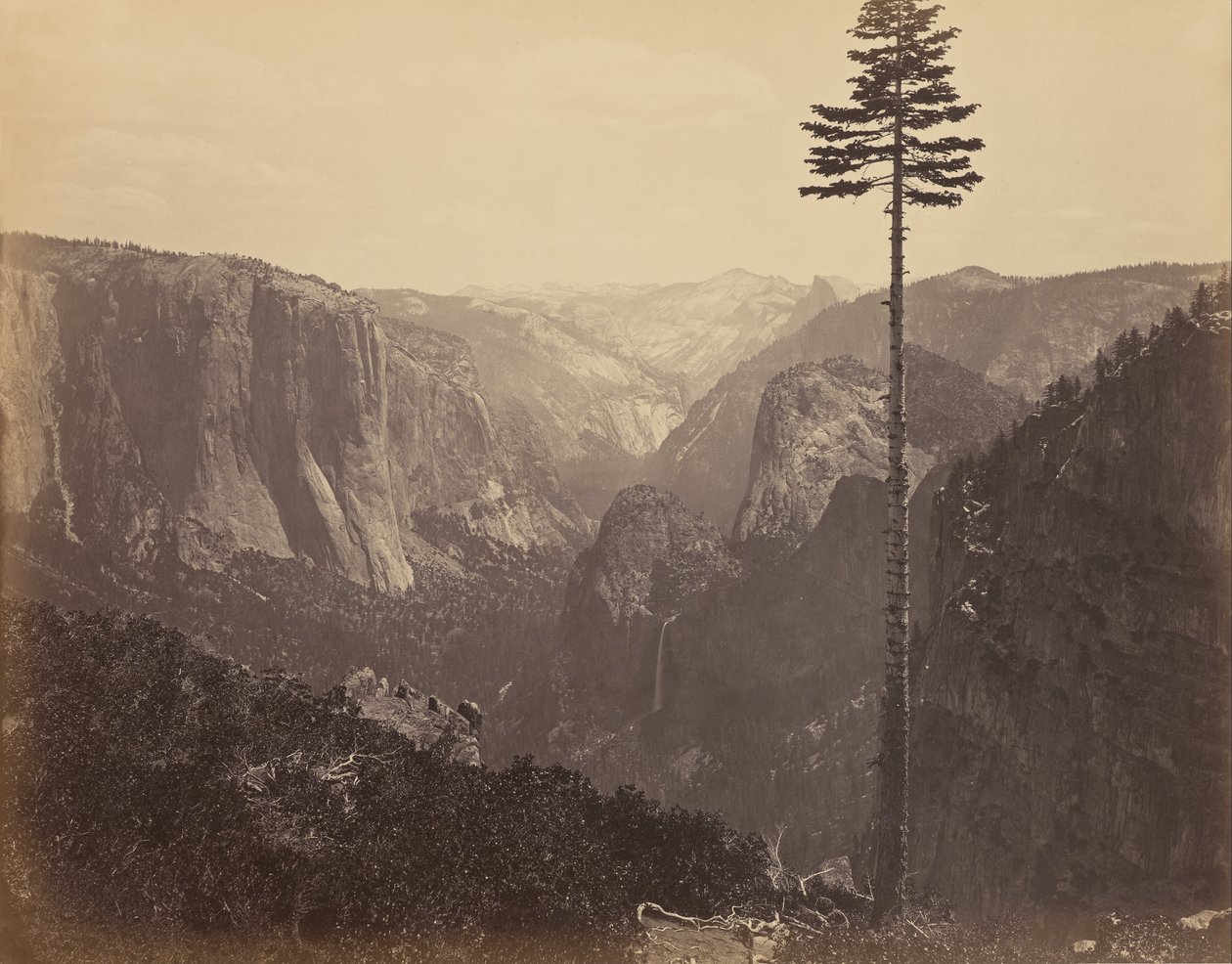 Yosemite Valley vom besten allgemeinen Blick von Carleton E. Watkins