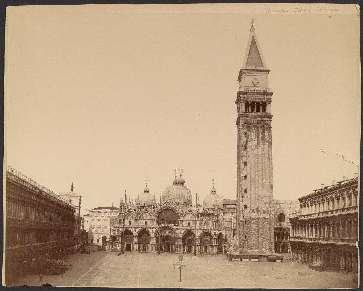 St. Markus Basilika mit Glockenturm, Venedig von Carlo Naya