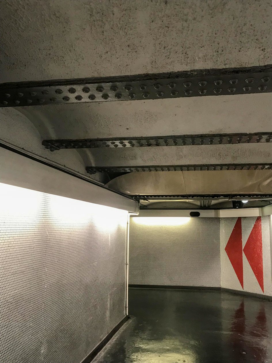 Komposition - Metro, 2019 von Cécile Jamet