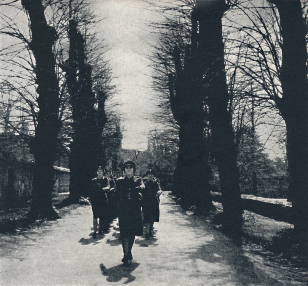 Kirchenparade, 1941 von Cecil Beaton