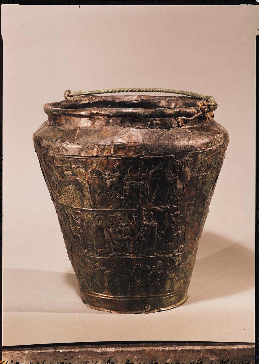 Situla mit drei getriebenen Zierbändern (Bronze) von Celtic