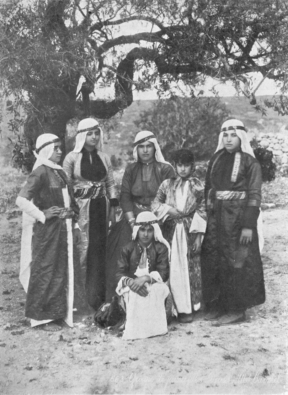 Gruppe von Drusen Damen, ca. 1913 von Charles J. S. Makin