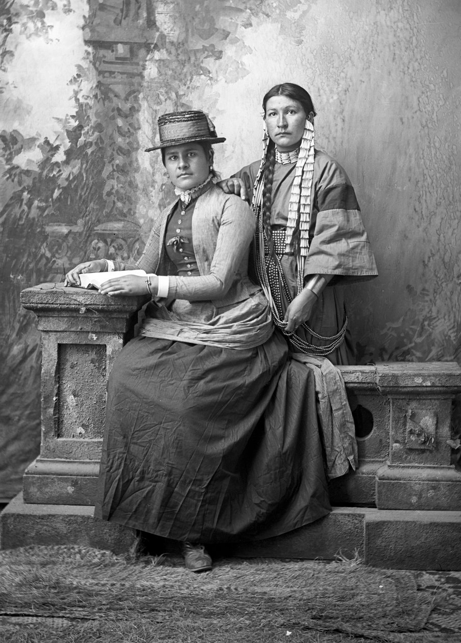 Sternschnuppe, Dakota, und ihre Schwester, 1880er Jahre von David Frances Barry