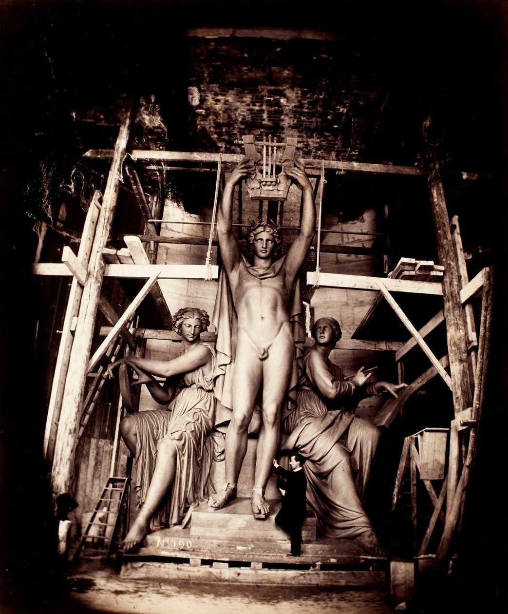 Bildhauer Amié Millet mit Apollo, der Tanz und Poesie krönt, Modell in Originalgröße für eine Bronzestatue von Delmaet and Durandelle