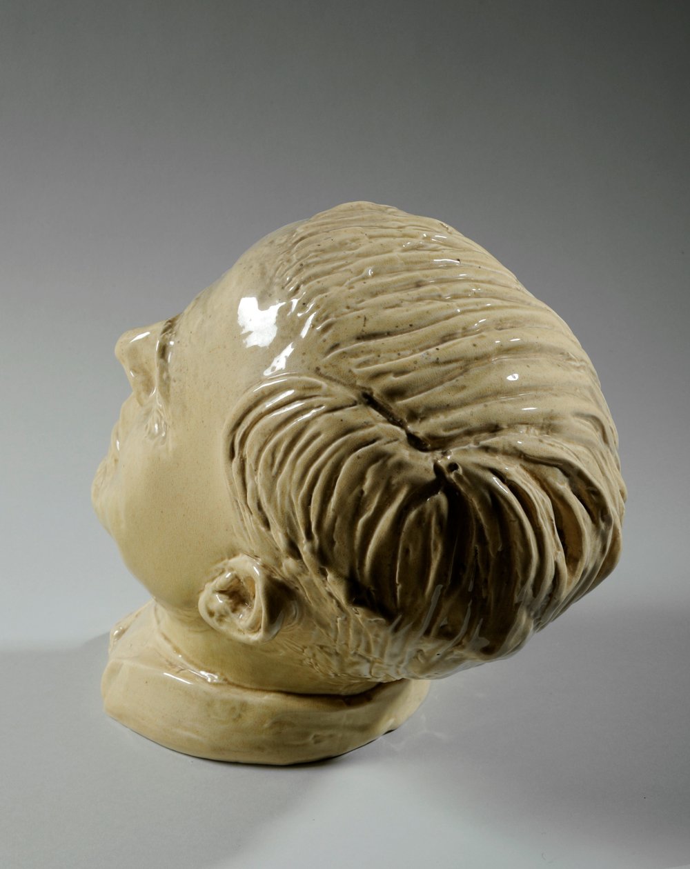 Büste eines Mannes, ca. 1934 (glasierte Keramik) von Donald Hastings