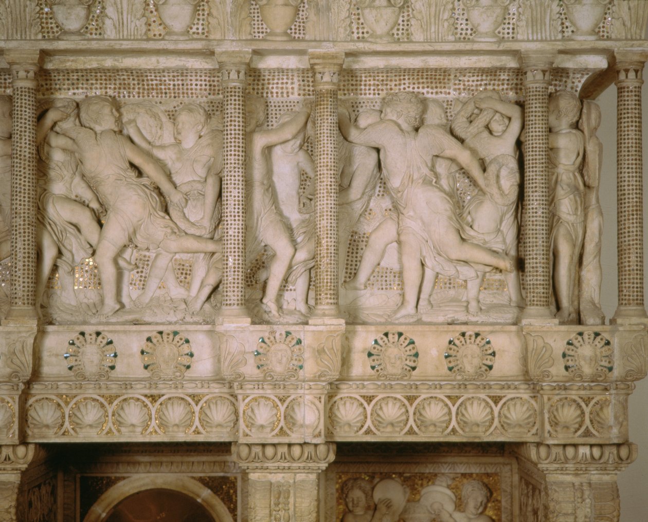 Detail aus der Cantoria, 1433-38 (Marmor und Glasmosaik) von Donatello