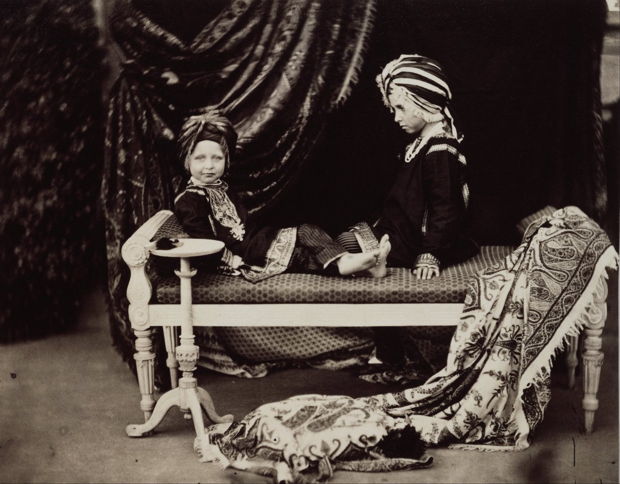 Prinz Arthur und Prinz Alfred im Kostüm der Sikh-Prinzen, Osborne von Dr Ernst Becker