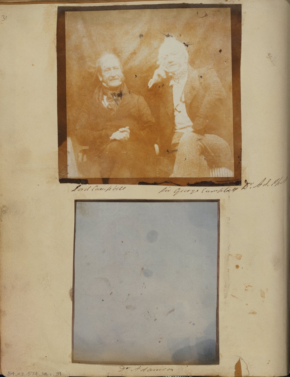Unkenntliches Bild von Dr. John Adamson