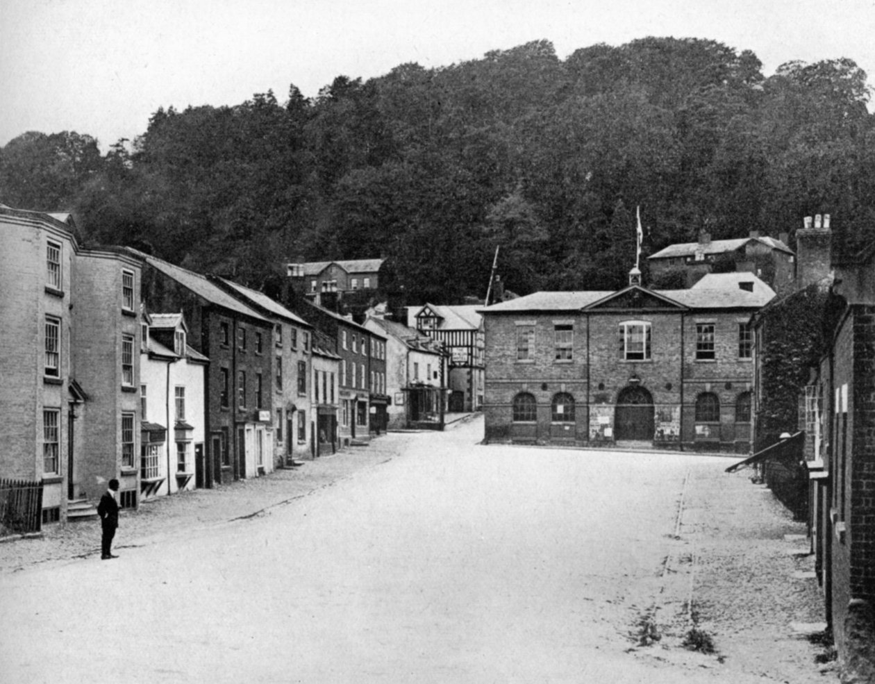 Eine Straße in Montgomery, Wales von E. Bastard