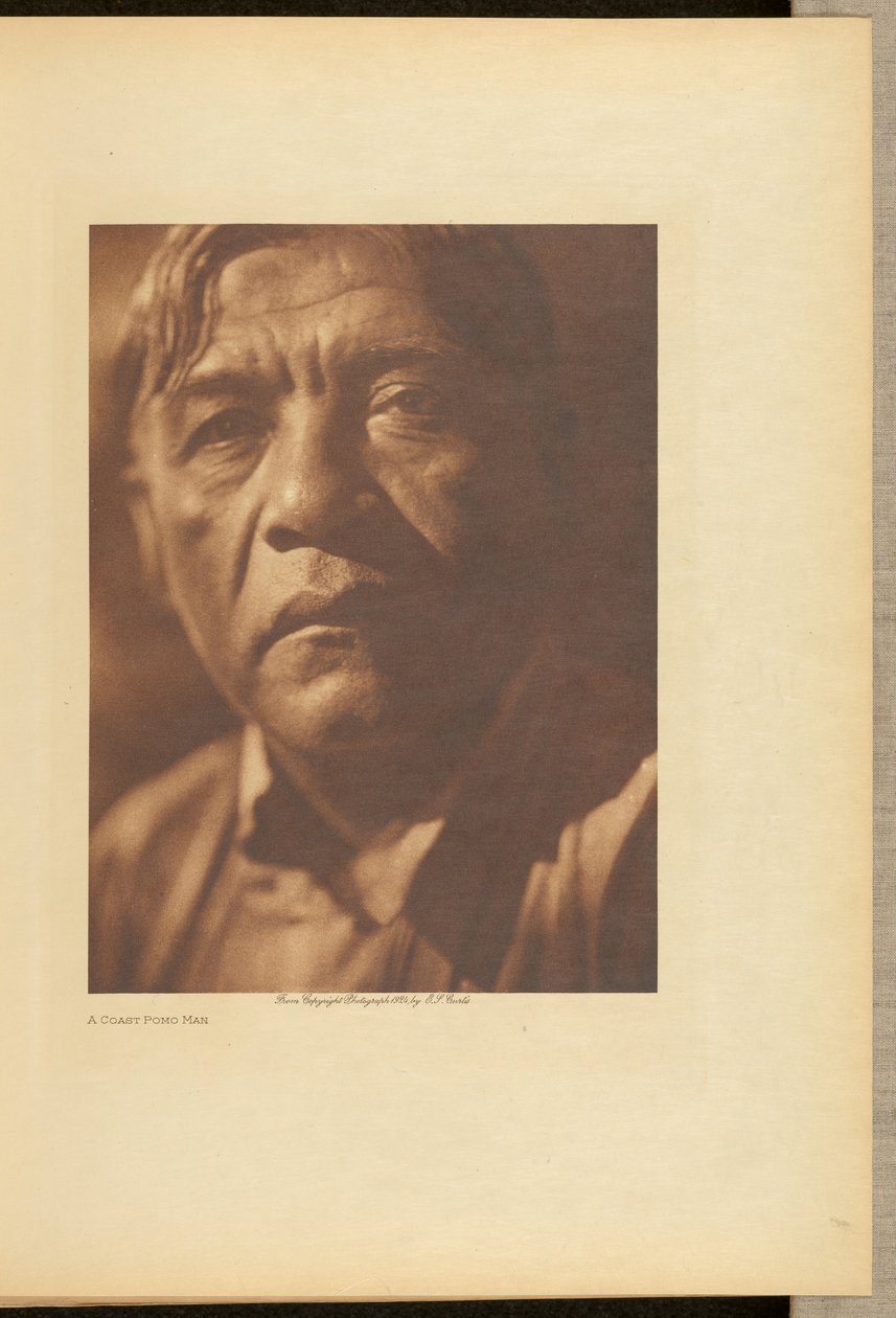 Ein Coast Pomo Mann von Edward S. Curtis