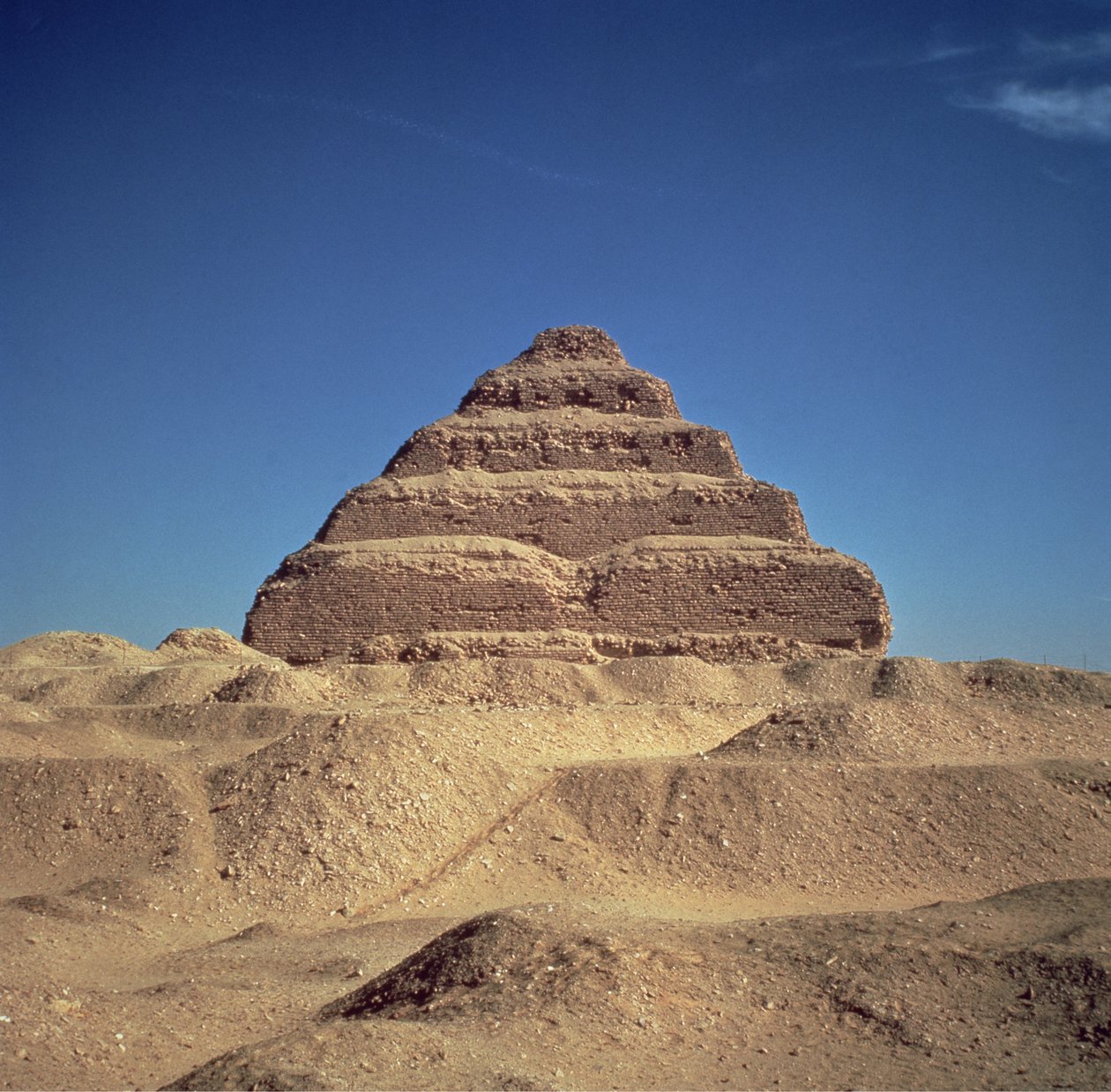 Die Stufenpyramide des Königs Djoser, ca. 2630-2611 v. Chr. von Egyptian 3rd Dynasty