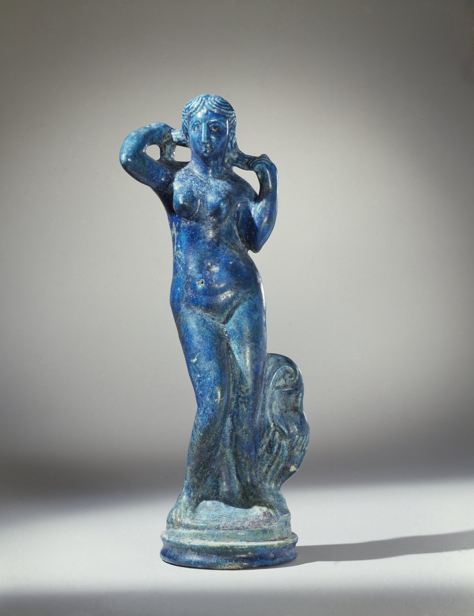 Statuette der Aphrodite Anadyomene (blaue Fayence) von Egyptian School