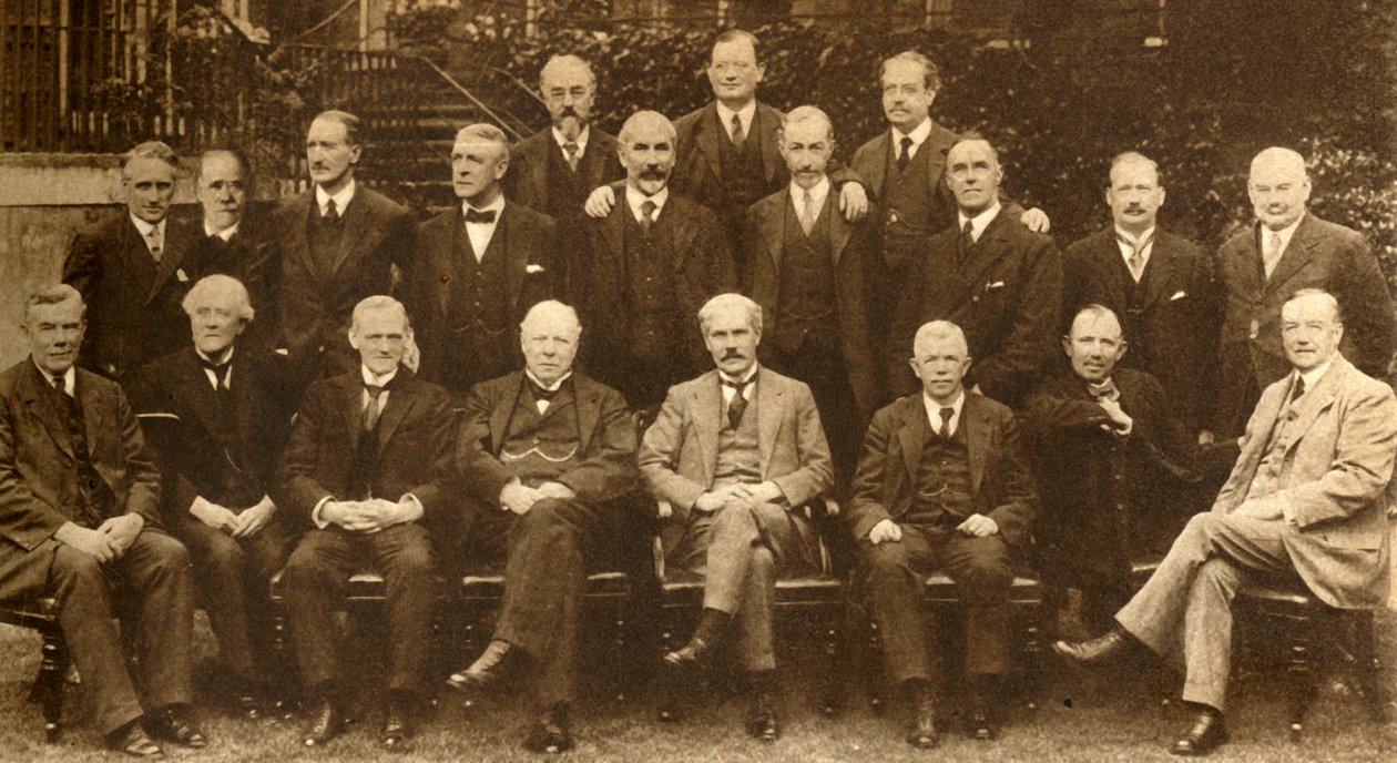 Erste Labour-Regierung Großbritanniens, 1924, 1933 von Elliott and Fry