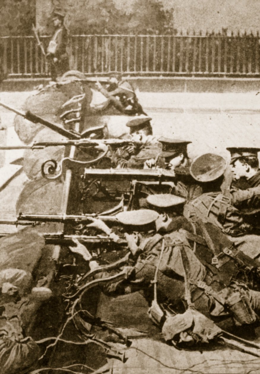 Britische Soldaten hinter einer Barrikade von English Photographer