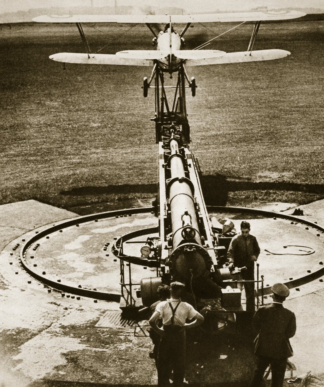 Die Tricks der Katapult lernen (Photogravur) von English Photographer