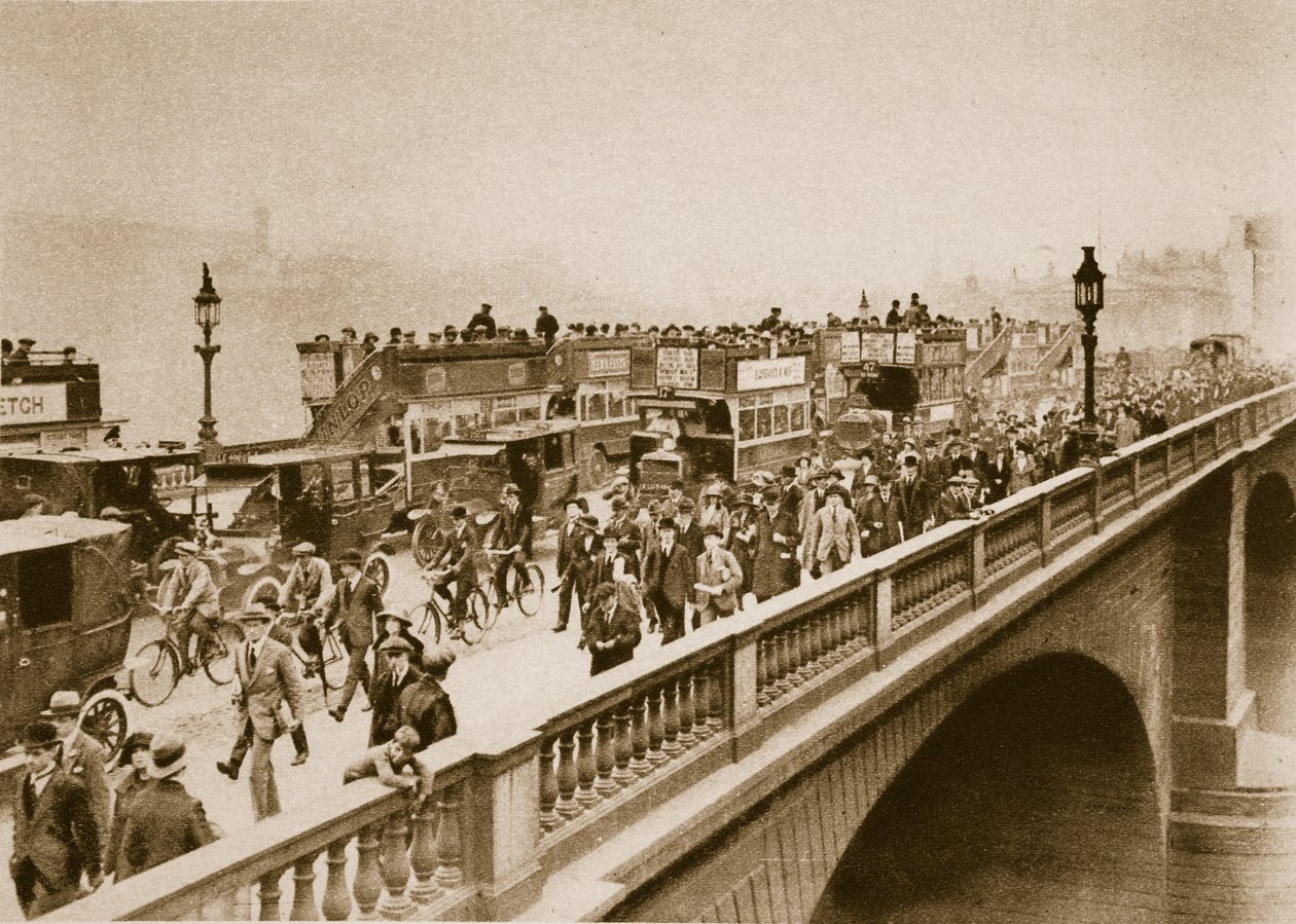 Montagmorgen-Rushhour auf der London Bridge von English Photographer