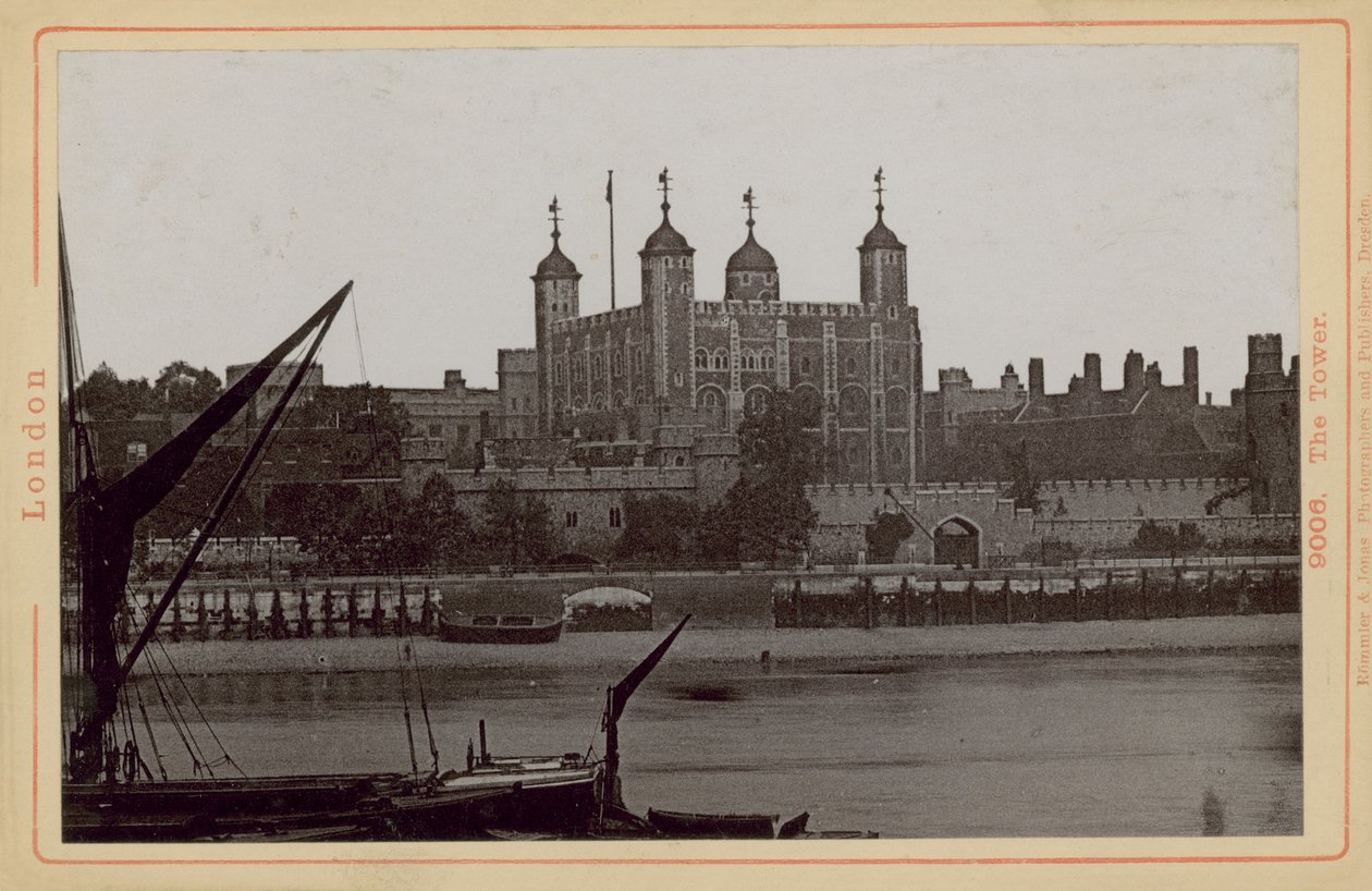 Postkarte mit einem Bild des Tower of London von English Photographer