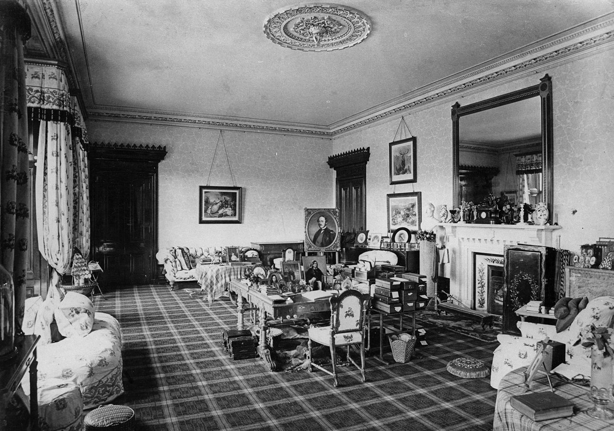 Das Wohnzimmer der Königin, Balmoral Castle von English Photographer