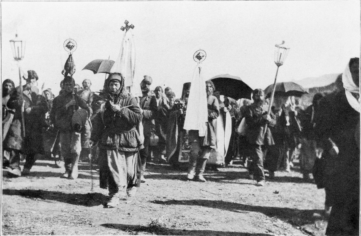 Die Vorhut von tausend Pilgern auf dem Weg zum Jordan, Frontispiz zu Mit den russischen Pilgern nach Jerusalem von Stephen Graham, veröffentlicht 1913 von English Photographer