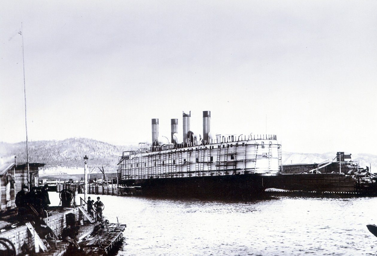 Der eisbrechende Zugfähren-Dampfer SS Baikal, Baikalsee von English Photographer