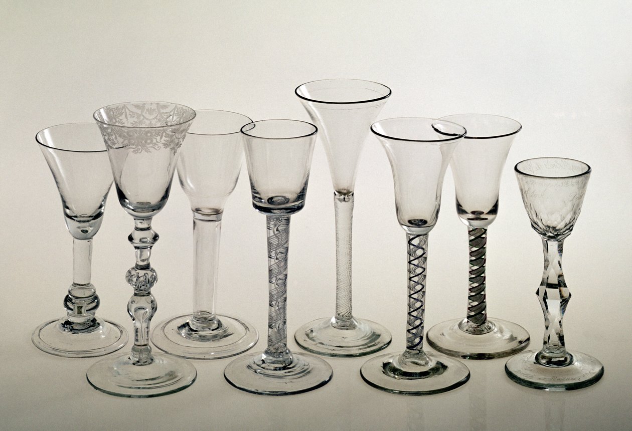 Sammlung von Weingläsern von English School