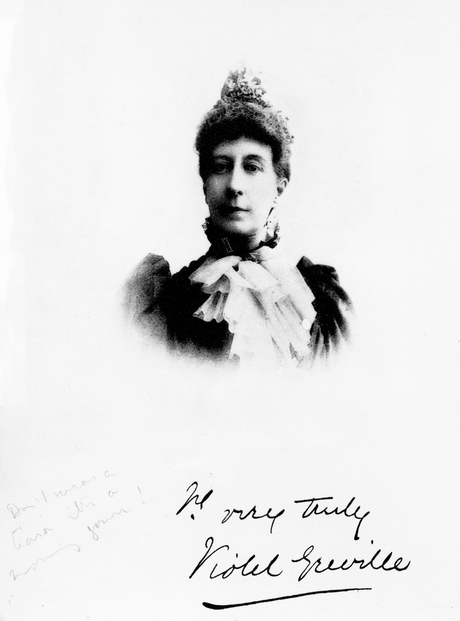 Lady Violet Greville von English Photographer