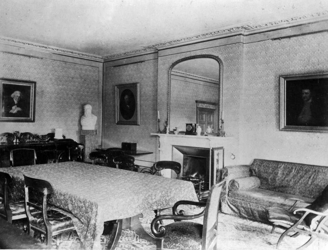 Das Esszimmer im Down House von English Photographer