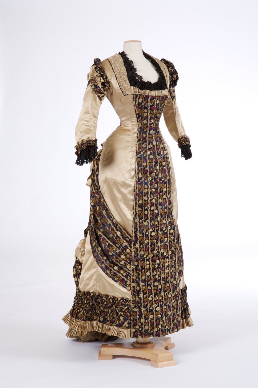 Abendkleid von English School